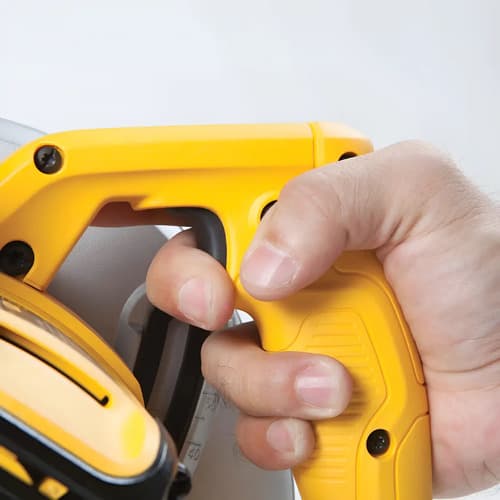 Serra Circular 184mm Dewalt Dwe560 1400w 5500rpm Com Disco De 18 Dentes Amarelo 220v 50 8